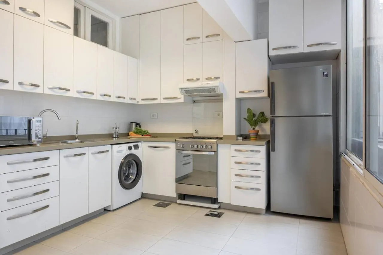 Gemayze Haven 2 Bedroom Apartment Βηρυτός