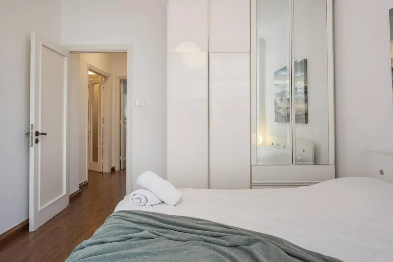 Gemayze Haven 2 Bedroom Apartment Βηρυτός