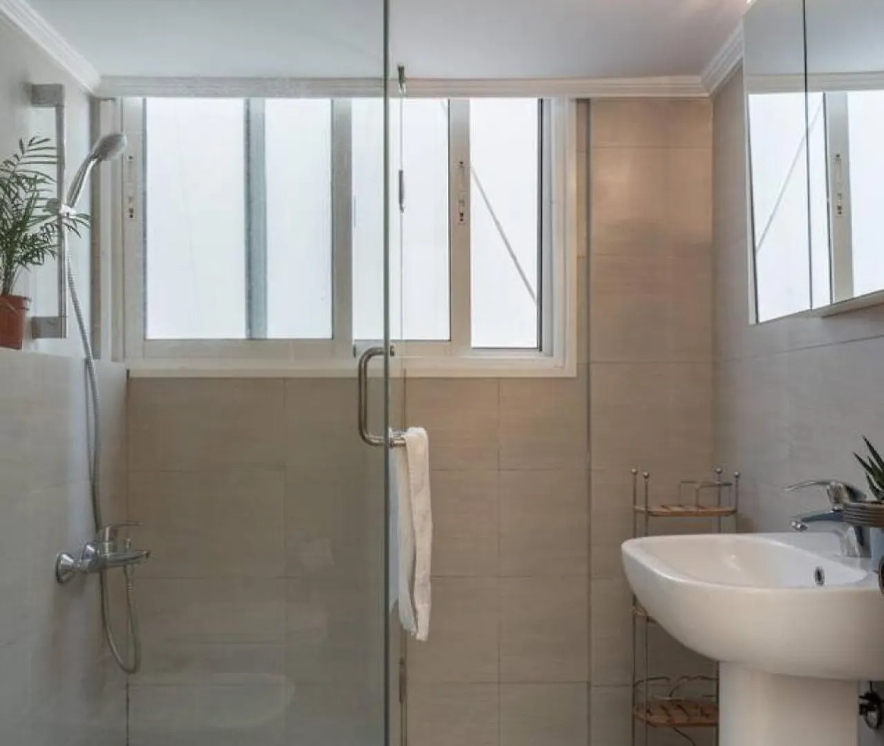 Gemayze Haven 2 Bedroom Apartment Βηρυτός